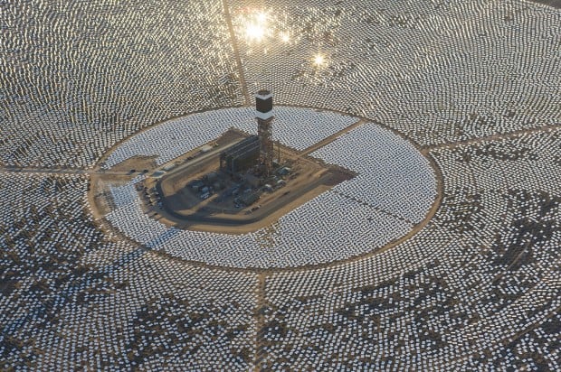 Maior usina solar térmica do mundo é inaugurada na Califórnia