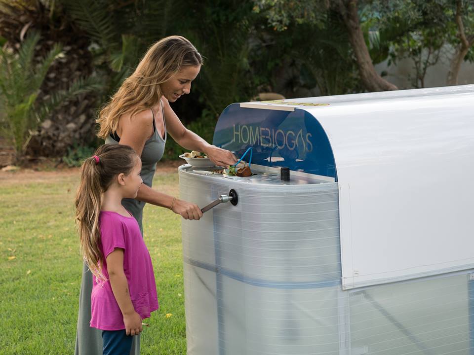 Máquina de compostagem doméstica produz energia limpa e fertilizante orgânico