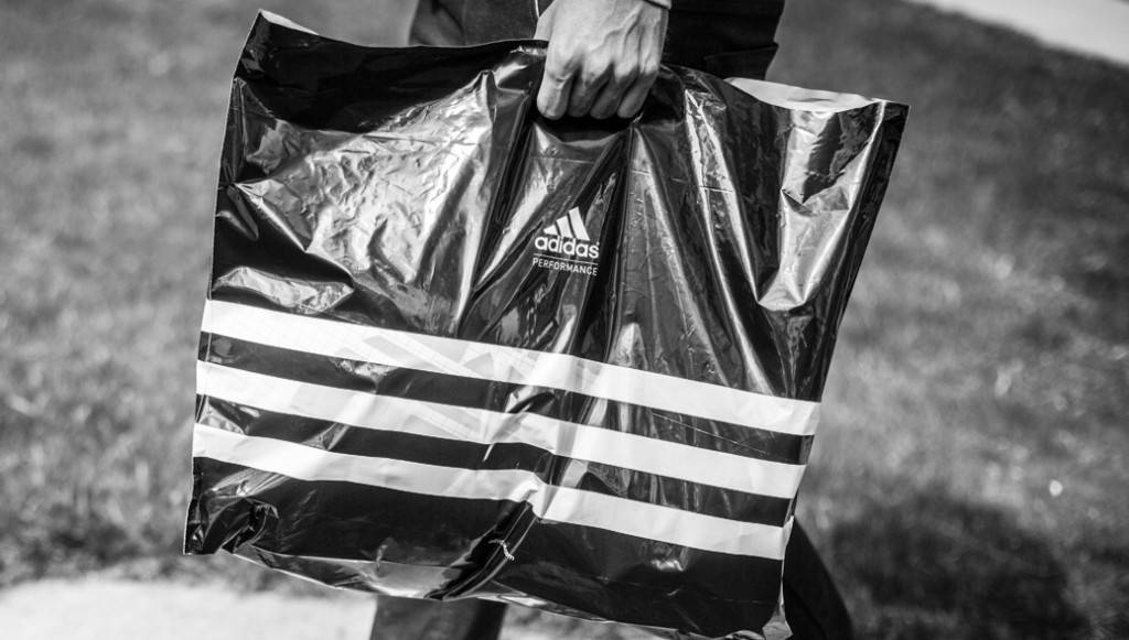 Adidas elimina sacolas plásticas em todas suas lojas do mundo