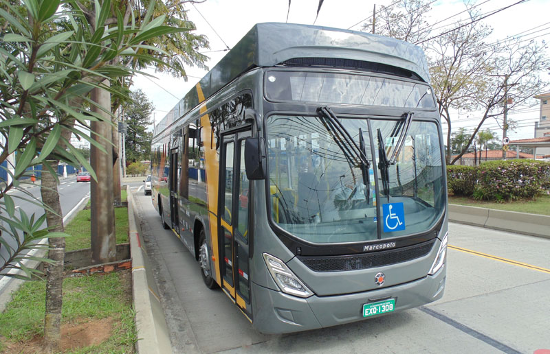 Florianópolis ganha ônibus elétrico abastecido por energia solar