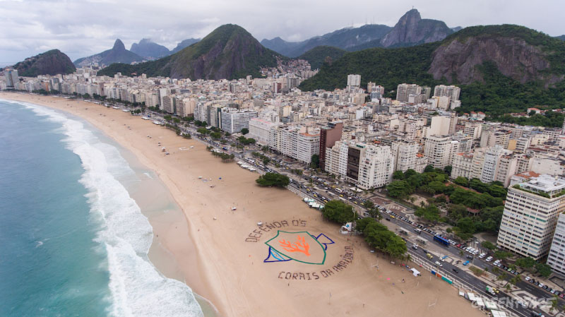 Orla de Copacabana com mensagem copy