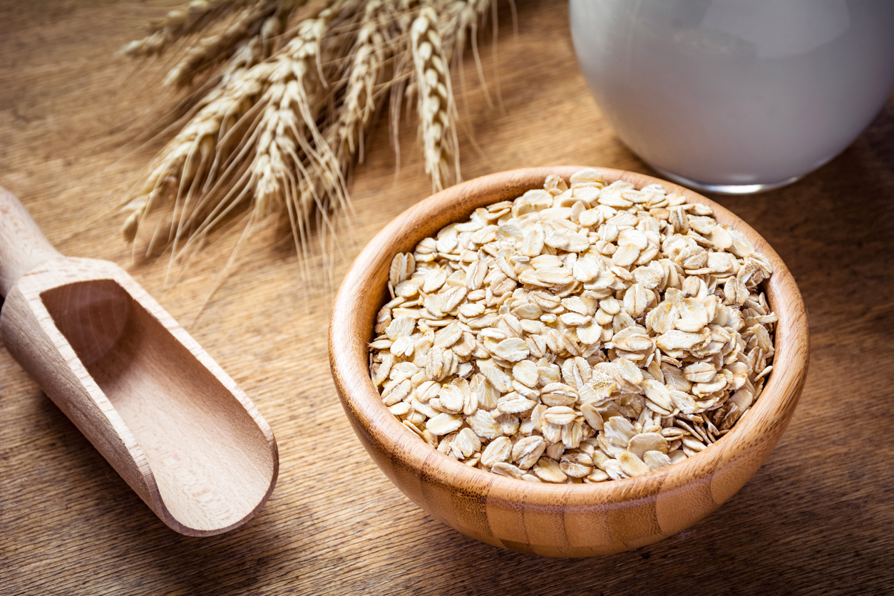 Healthy eating: oats and milk