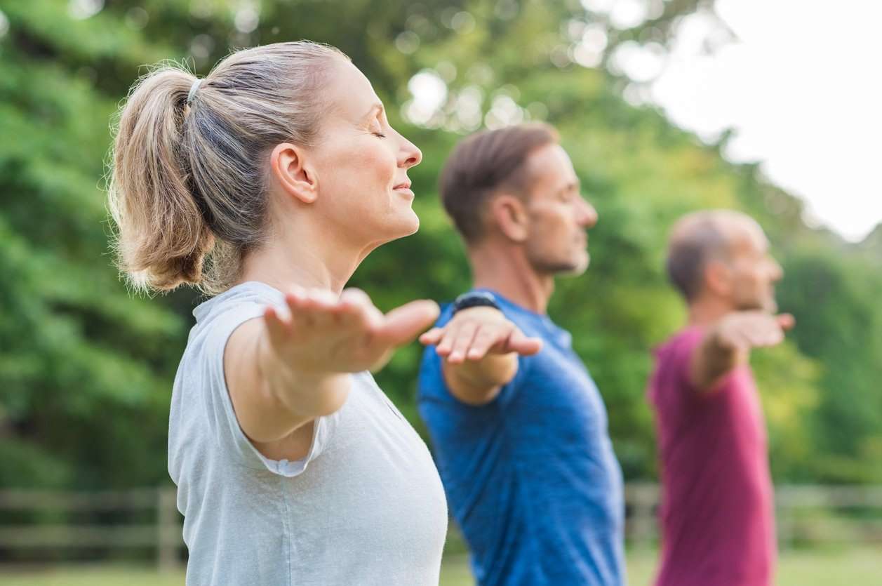 Conheça os benefícios da Yoga para pacientes oncológicos – Clínica