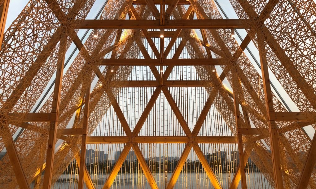 estrutura flutuante bambu