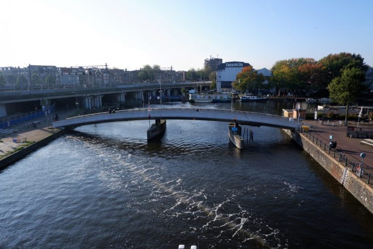 barreira de bolhas em rio de amsterdã
