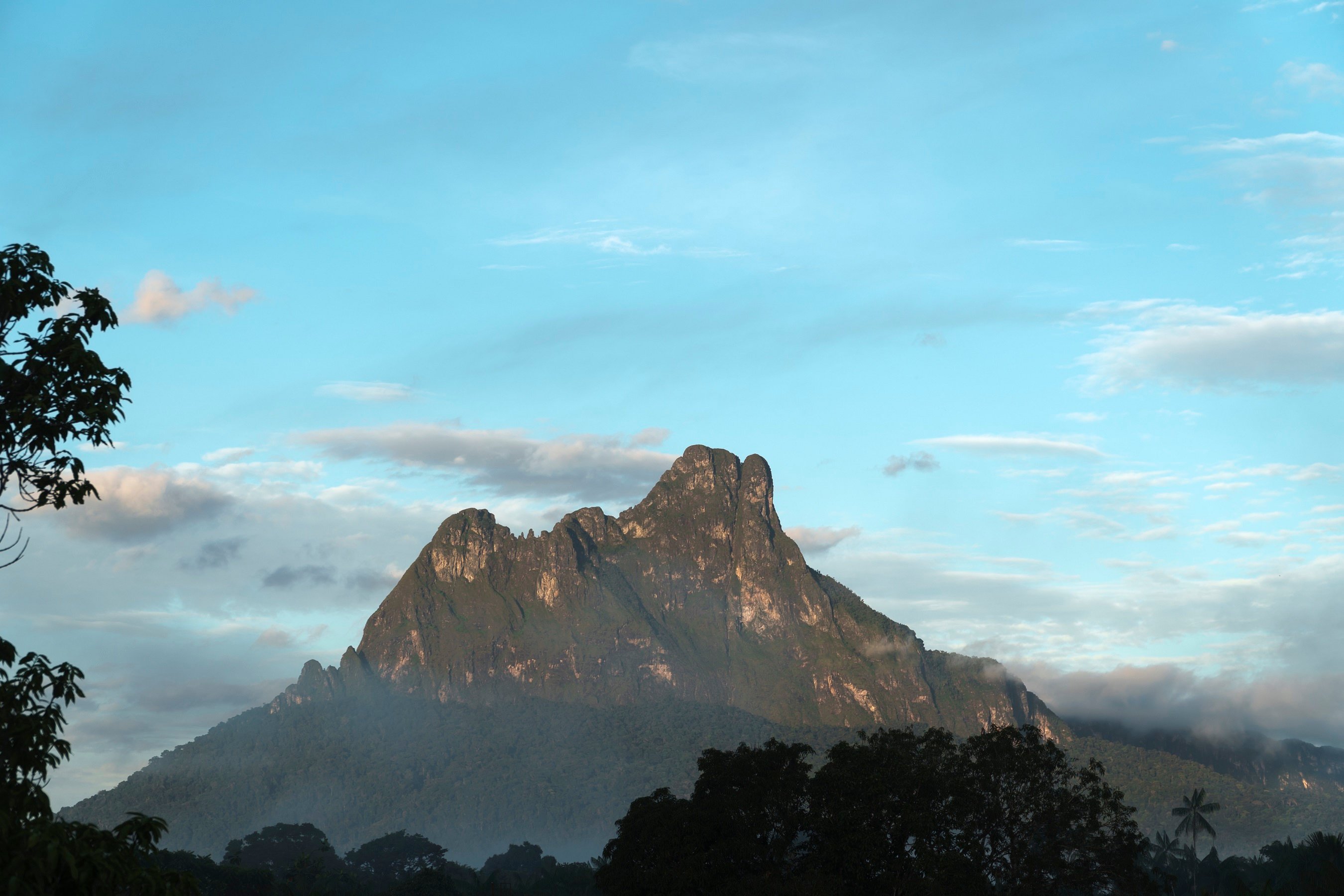 Pico da Neblina abre edital para operação turística 