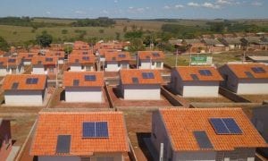 Casas da CDHU com sistema solar fotovoltaico