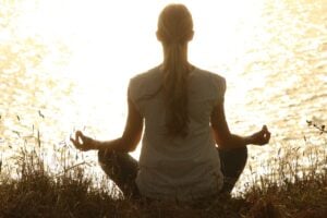 meditação yoga tratamento dor depressão