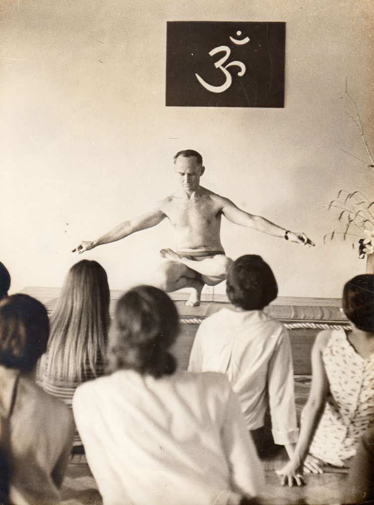 Hermógenes, 100 anos: precursor da ioga mudou a vida após tuberculose