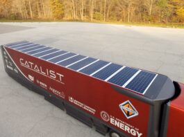 Carreta bau refrigerada é abastecida por energia solar