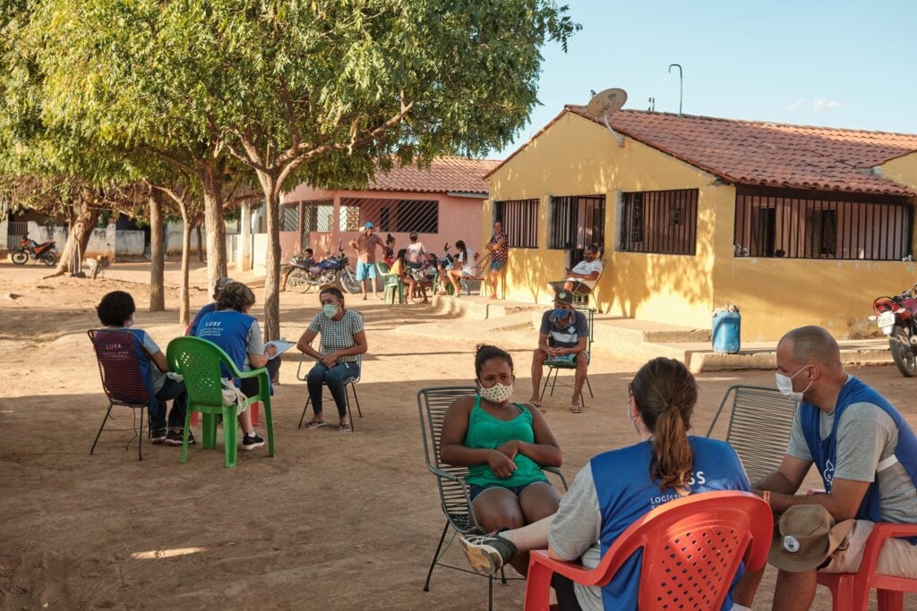 ONG constrói cisternas em comunidades do sertão do Brasil
