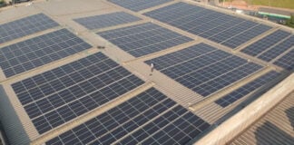 Parque solar é instalado no telhado de empresa em São Paulo