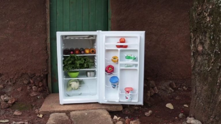 geladeira funciona com energia solar