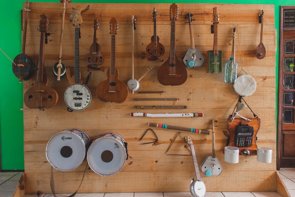 instrumentos musicais recicláveis