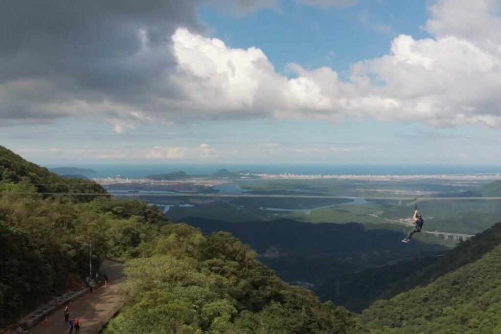 tirolesa na Serra do Mar