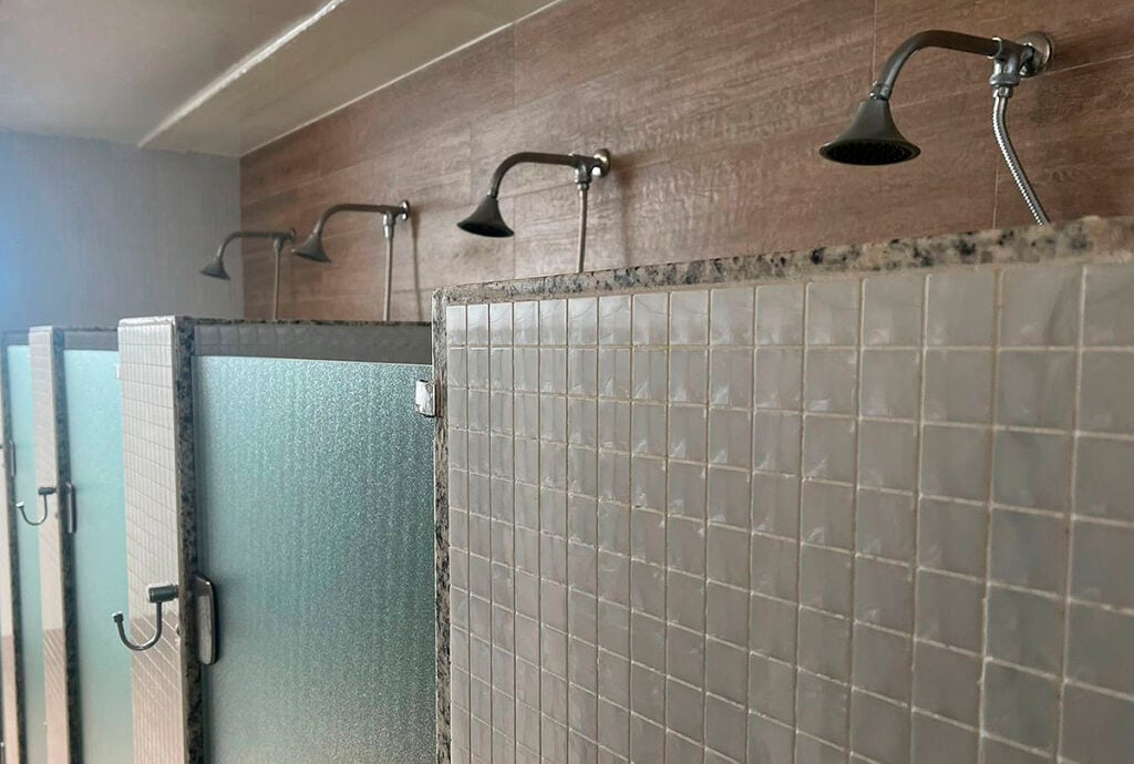 banheiro chuveiros ecofit