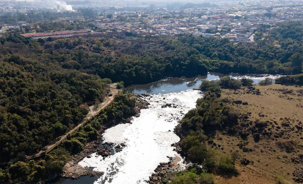 poluição no rio Tietê