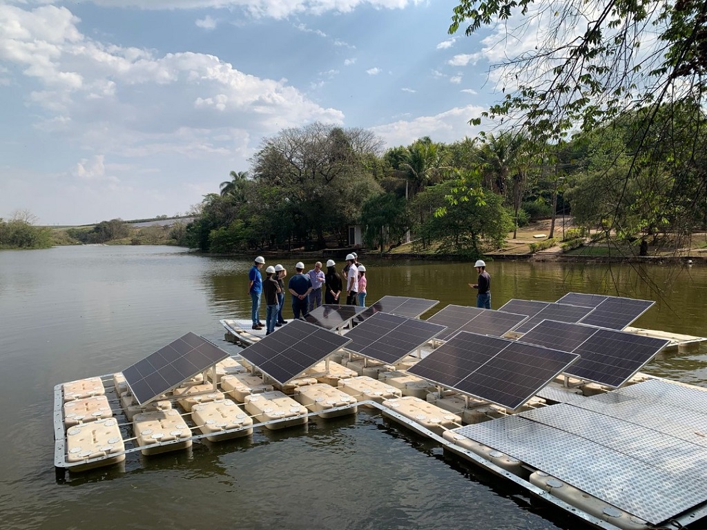 Usina Solar Flutuante