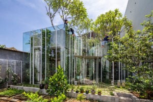 casa de vidro com plantas