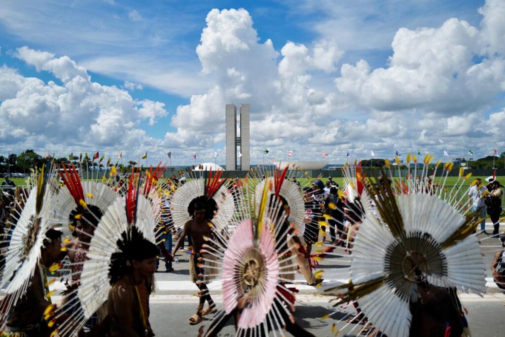 acampamento terra livre 2024 indígenas em Brasília