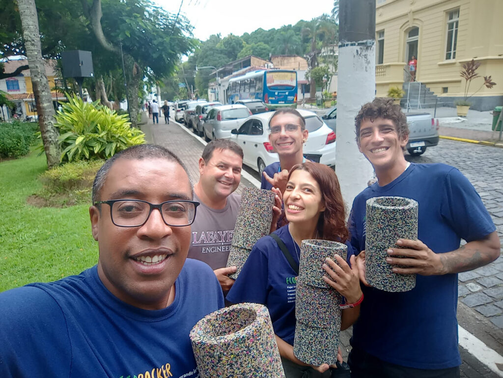 vasos havaianas recicladas limpeza de praia