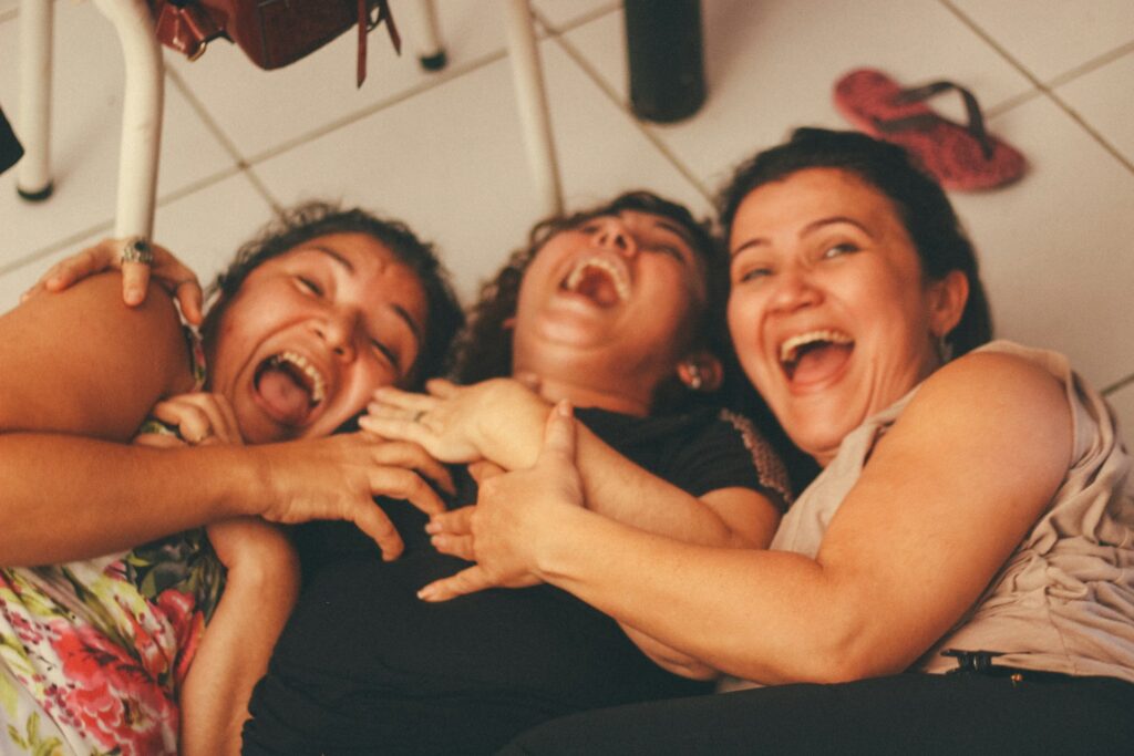 amigas rindo