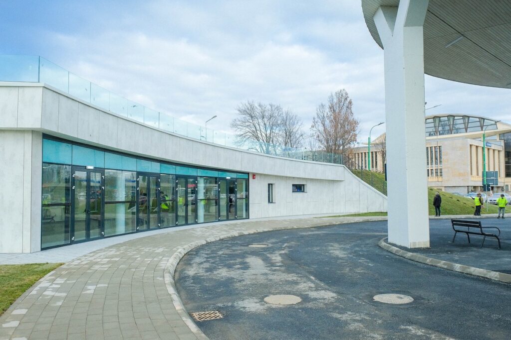 ônibus cobertura verde Brasov