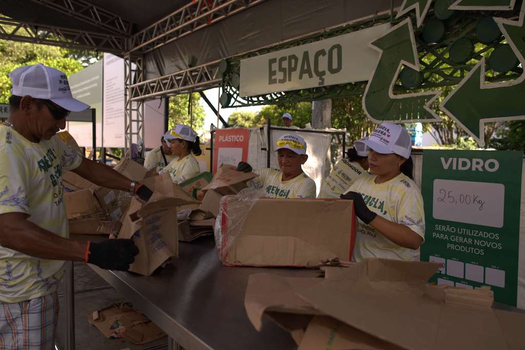 reciclagem Festival de Parintins