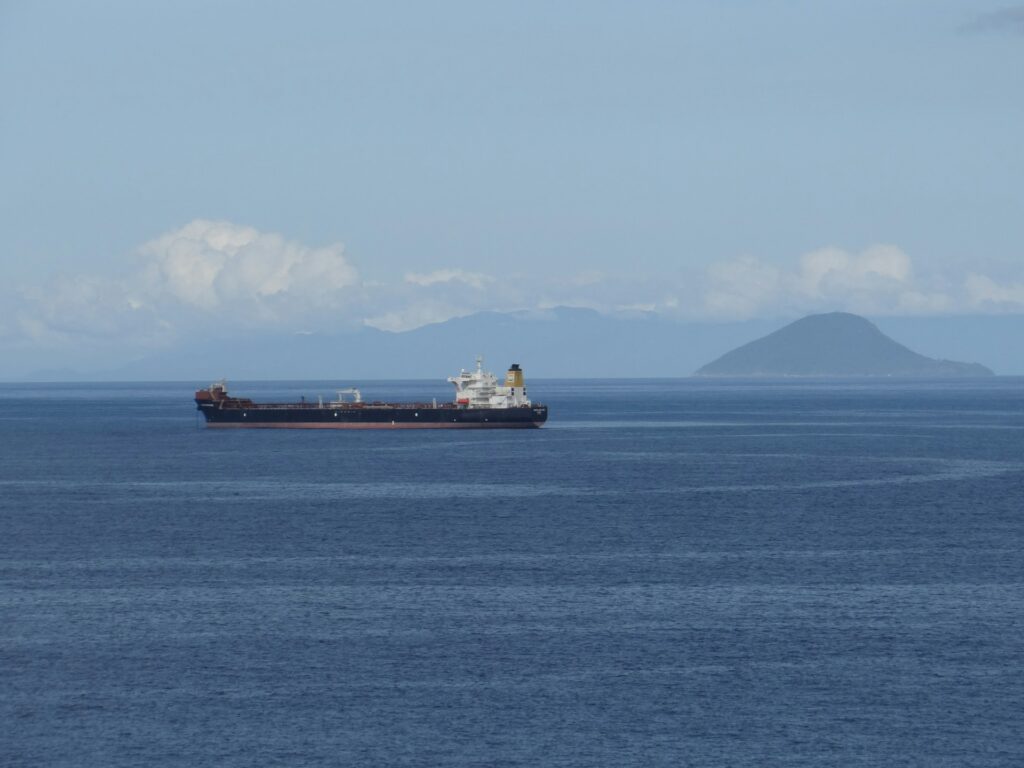 navio em São Sebastião
