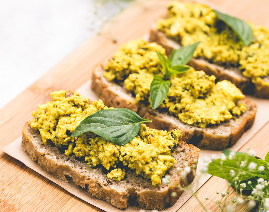torradas veganas com tofu