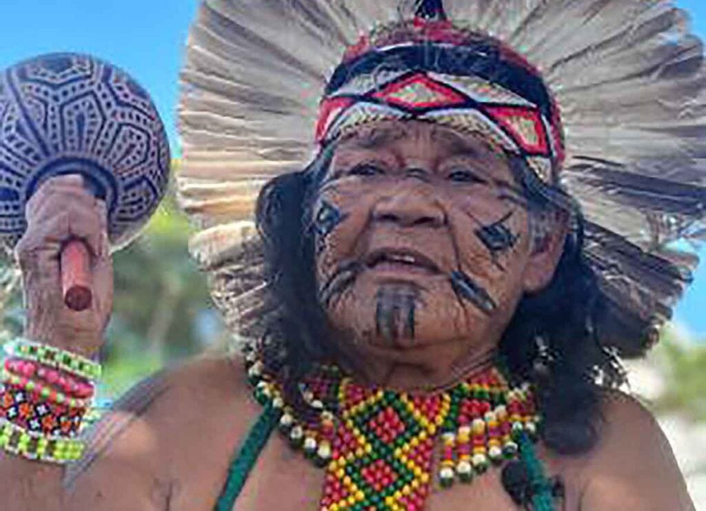 mulher indígena Dona Coruja