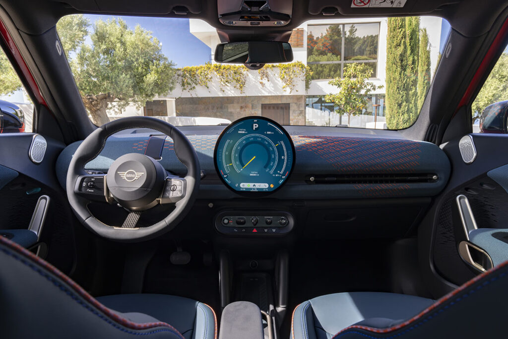 mini 100% elétrico interior