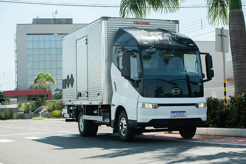 caminhão elétrico