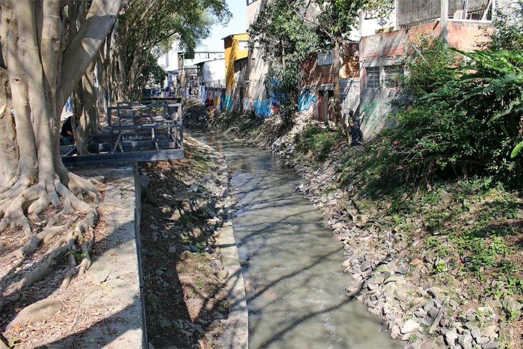 corrego urbano