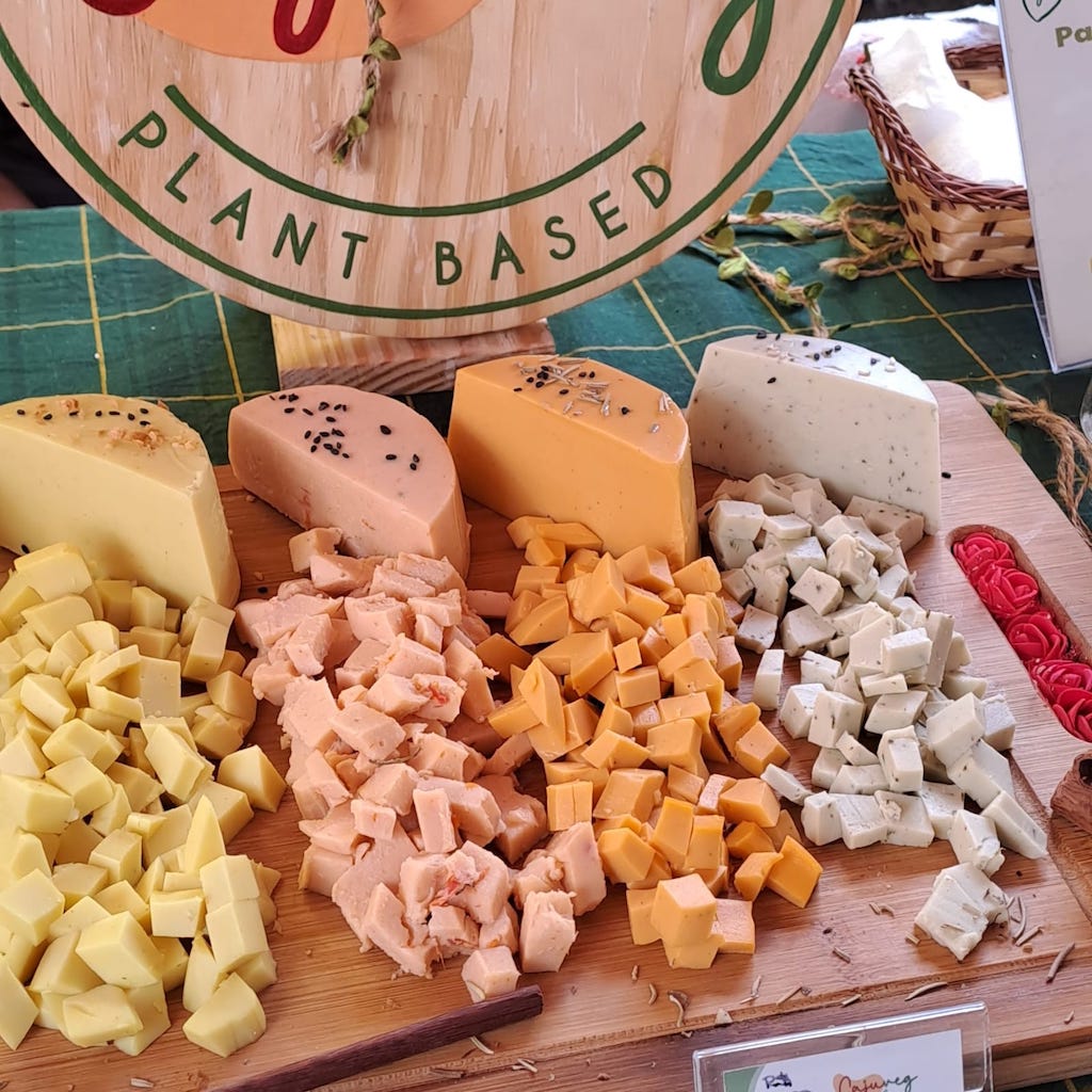 queijos veganos em cubinhos