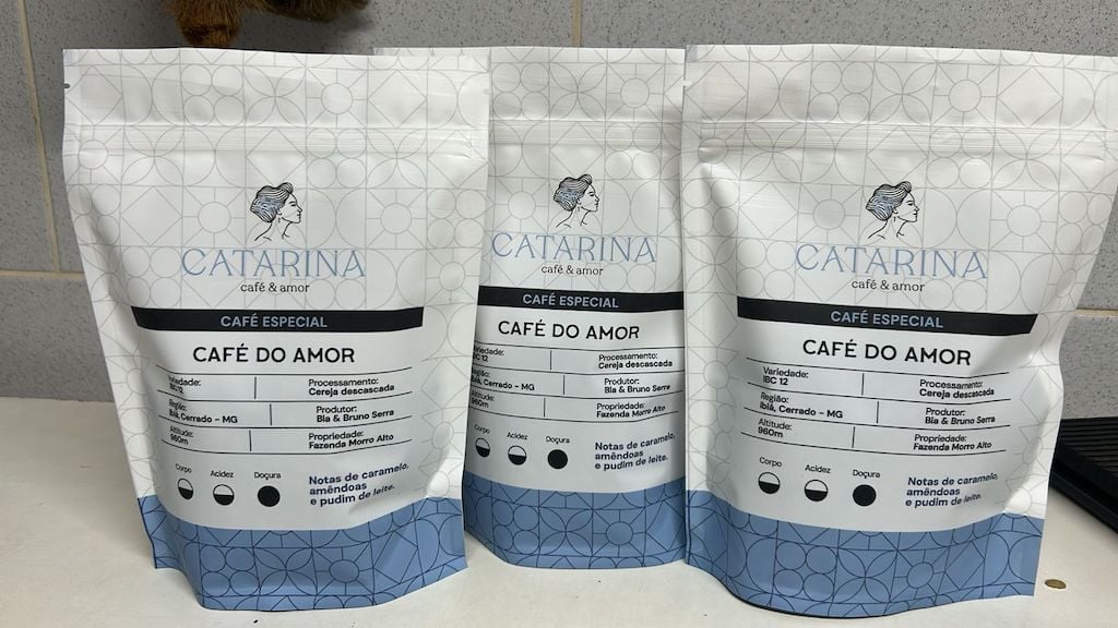 três embalagens 100% recicláveis de café