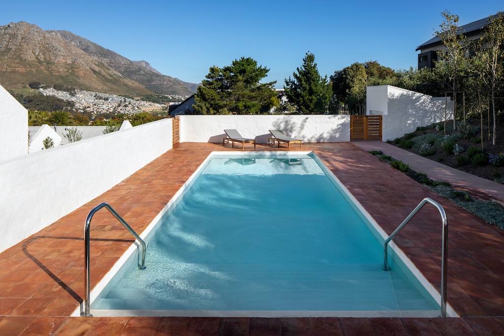 piscina hotel fora do sistema com vista para montanhas