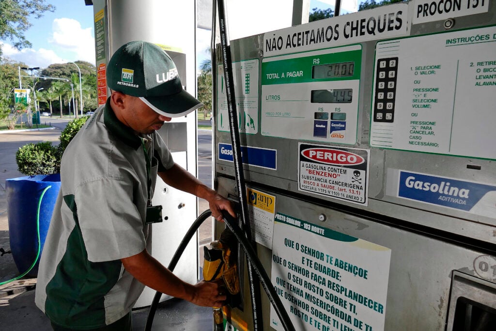 dependência petróleo