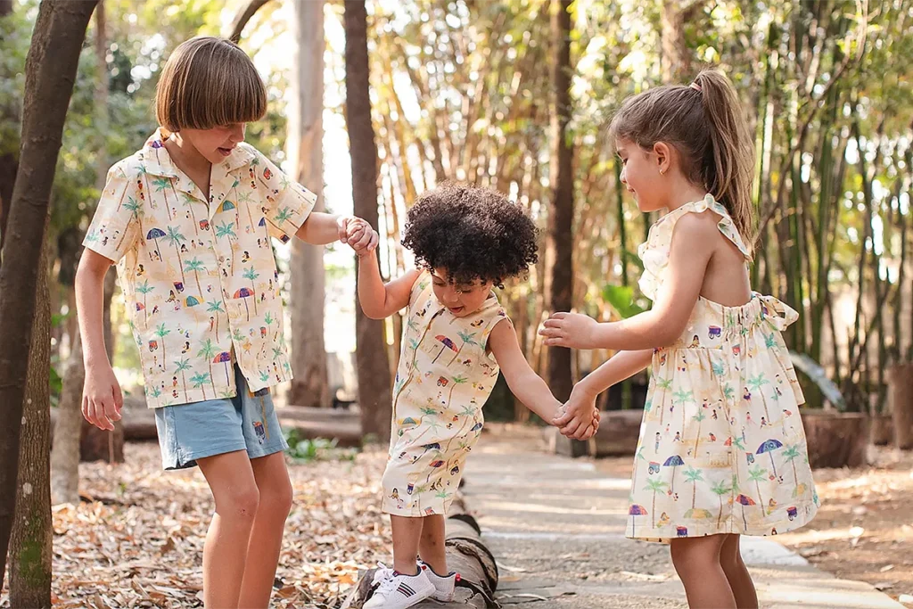 crianças na natureza moda infantil