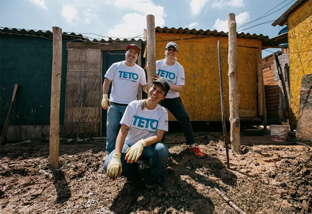 voluntários TETO BRASIL