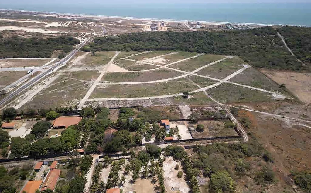 área de restinga tomada por construção